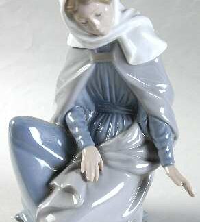 Nao NAO Nativity Figurines Virgin Mary - With Box