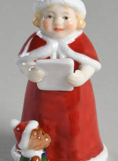 Royal Copenhagen Annual Santa Figurine 2022- Santas Wife Caroling - Boxed