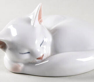 Royal Copenhagen Royal Copenhagen Figurine Cat Curled-White - No Box