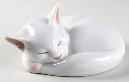 Royal Copenhagen Royal Copenhagen Figurine Cat Curled-White - No Box